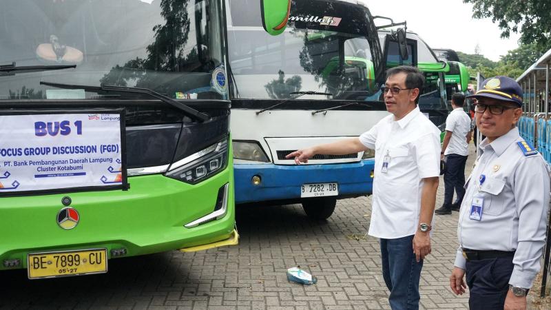 Pemeriksaan kelaikan bus pariwisata