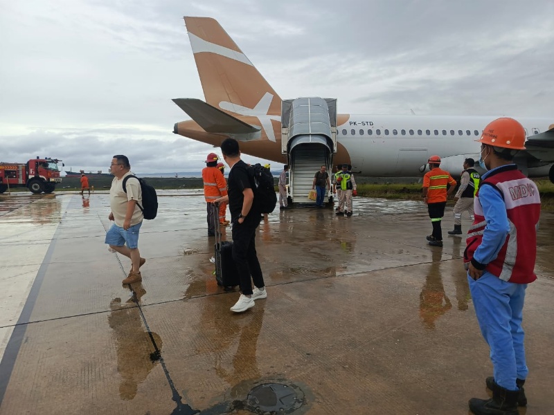 Pesawat Super Air Jet di Bandara Wera Bay (ist)