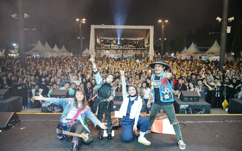 Band Kotak saat beraksi di FIFGROUP LOCALICIOUS. Foto:istimewa/FIFGROUP