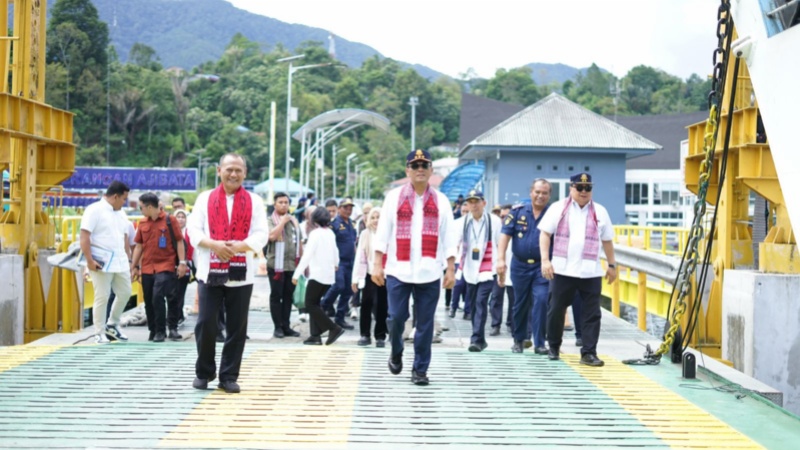 Dirjen Hubdat dan.jajaran di Danau Toba