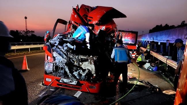 Kecelakaan elf rombongan warga Surabaya di Tol Boyolali/Foto: Dok Polres Boyolali