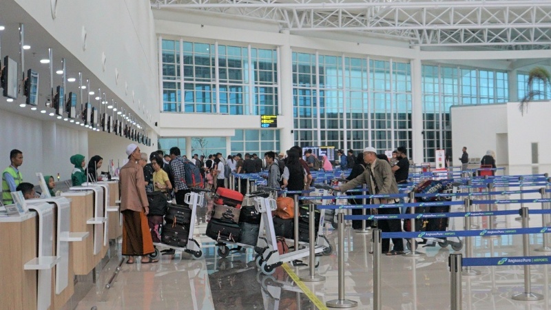 Penumpang di Bandara Angkasa Pura I