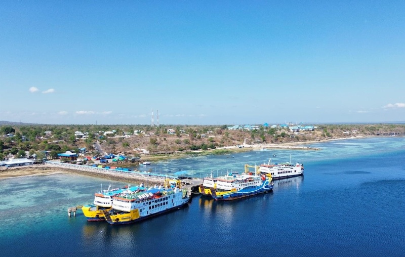 Salah satu pelabuhan penyeberangan di NTT
