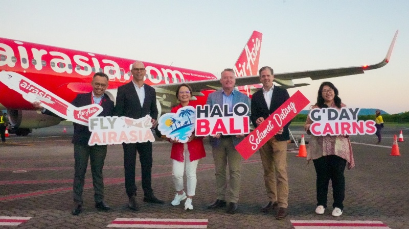 Penerbangan perdana IAA Denpasar-Cairns
