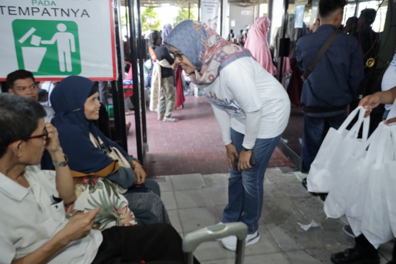 Direktur Pelni sapa pelanggan di Tarakan