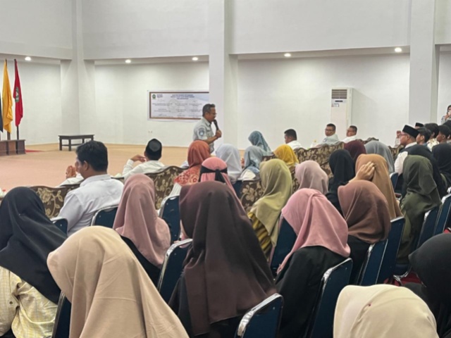 Kepala Jasa Raharja Kendari di sela memberi Kuliah Umum di IAIN Kendari