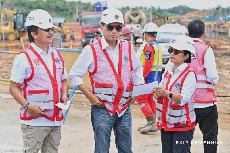 Pengecekan pembangunan Bandara IKN