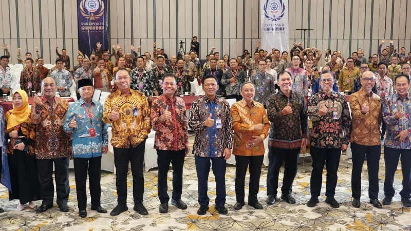 Dirjen Perhubungan Darat (tengah) di Munas II Gapasdap