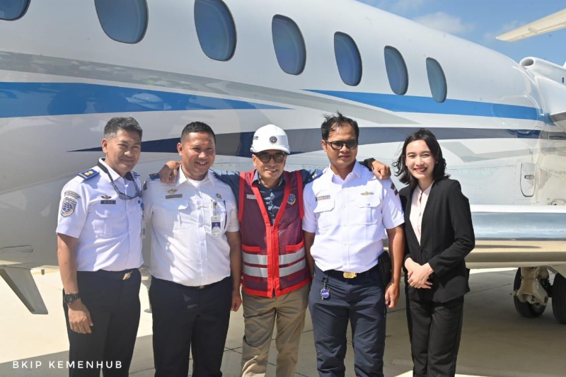 Menhub dan rombongan setiba di Bandara IKN