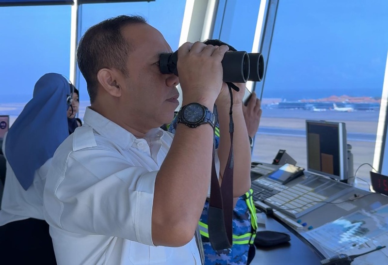 Petugas ATC Airnav Indonesia di Bandara Ngurah Rai, Bali
