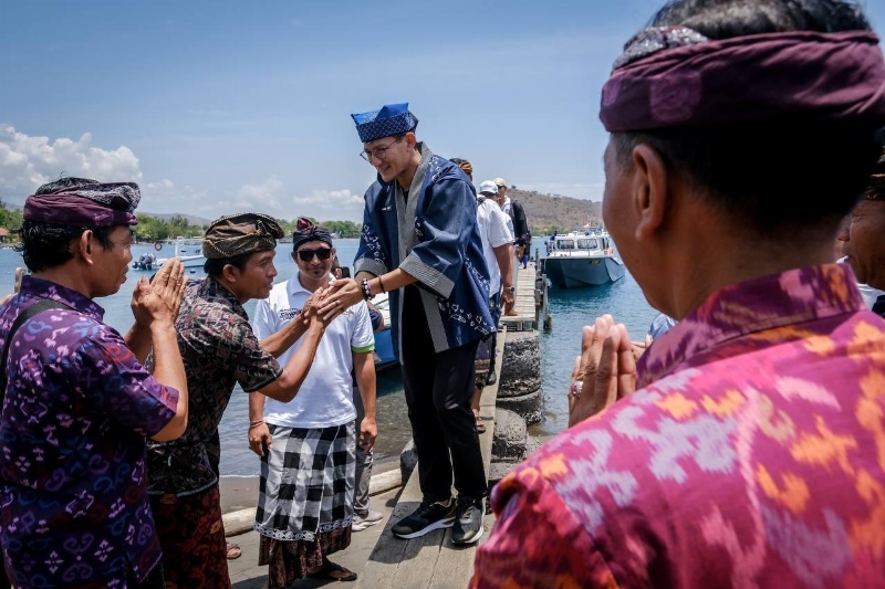 Menparekraf Sandiaga Uno di sela uji coba kapal cepat
