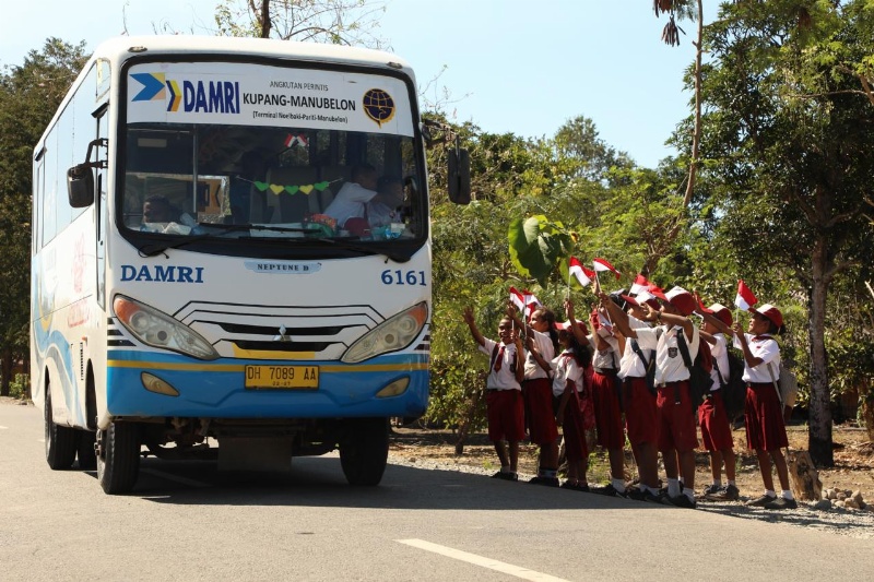 Angkutan bus di pedesaan