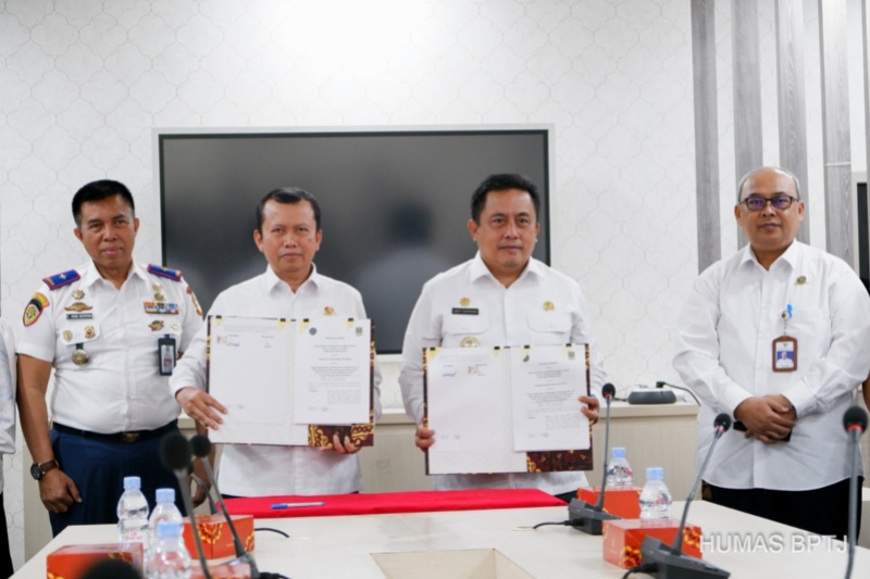 Kepala BPTJ dan Pemkab Bekasi