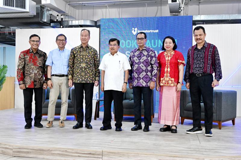 Peluncuran Buku terkait bahan bakar terbarukan