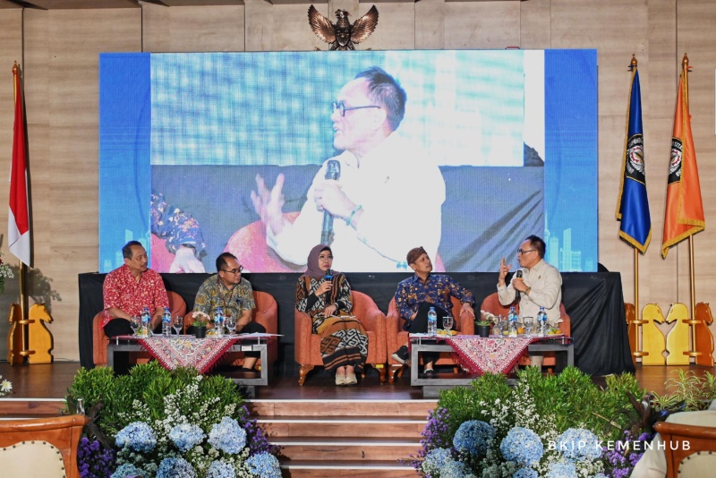 Seminar Angkuutan Perkotaan Massal