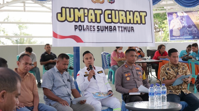 Jumat Curhat di Pelabuhan Waingapu