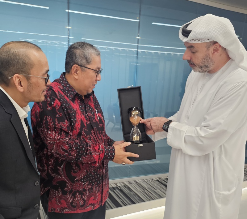 Dirjen Perkertaapian saat pertemuan dengan Menteri Energi dan Infrastruktur PEA