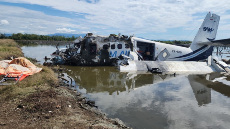 Pesawat Sam Air yang jatuh di Rawa dekat Bandara Panua Potohanto