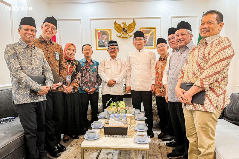 Mendikdasmen dan Wamen di kantor PBNU