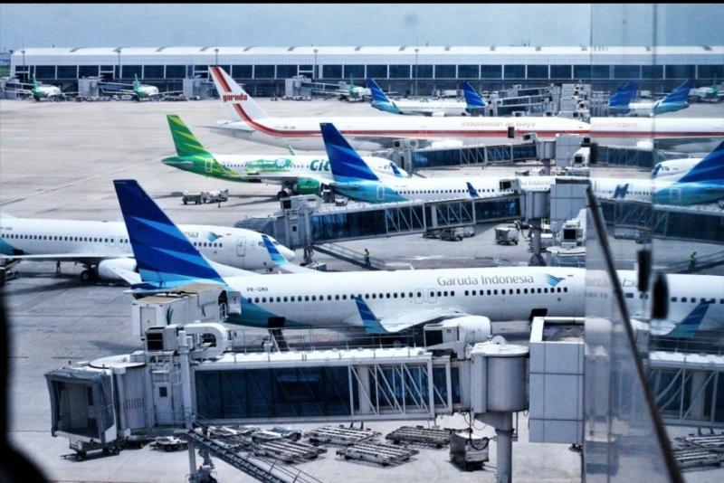 Pesawat di Bandara Indonesia