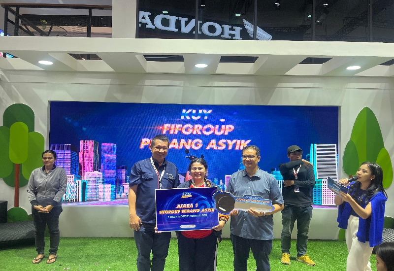 Maurice, juara pertama lomba FIFGROUP Pegang Asyik di booth FIFGROUP IMOS 2024. Foto istimewa/FIF group