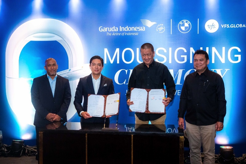Penandatangan kolaborasi Garuda, BMW Indonesia, dan VTS Global