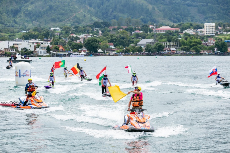 Laga Aquabike Jetski di Danau Toba