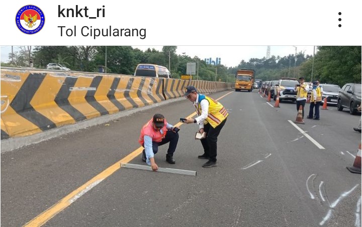 Tim investigasi KNKT di Tol Cipularang (ig KNKT)