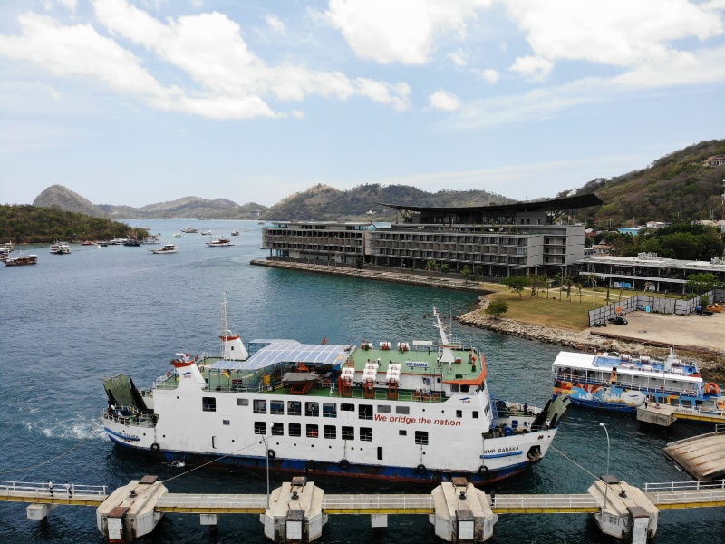 Kemegahan Hotel Meurorah dekat dengan pelabuhan penyeberangan Lahuan Bajo