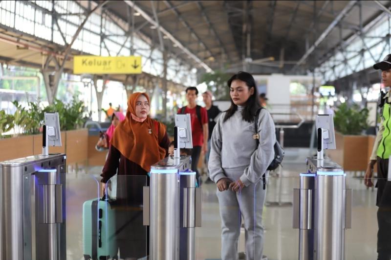 Fasilitas Face Recognition di Stasiun Pasar Senen ditambah sebagai layanan masa Angkutan Natal dan Tahun Baru 2024/2025. (Foto/dok.KAI)