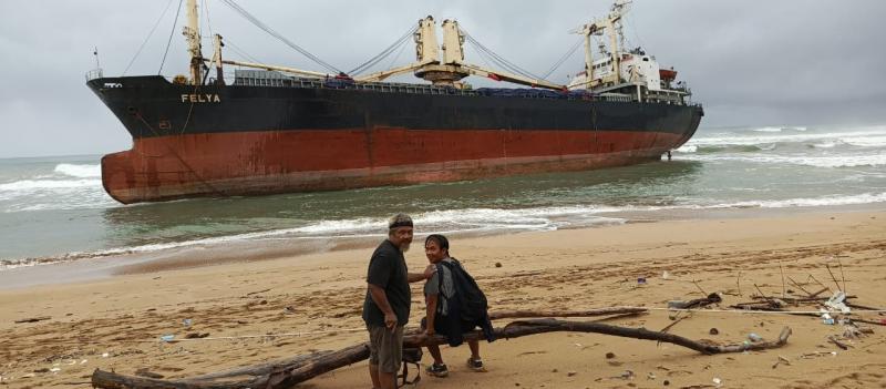 Tim KPLP Pangkalan PLP Tanjung Priok selamatkan kapal terdampar di Ujung Kulon.Foto istimewa/pplptjtpriok