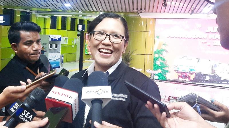Vice President Public Relations KAI Anne Purba di Stasiun Gambir, Jakarta pada Senin (9/12/2024).