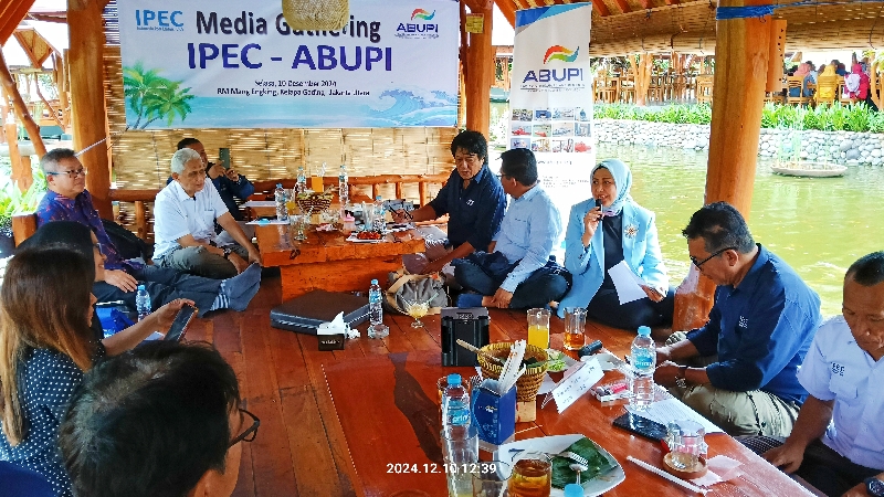 Sekjen ABUPI saat di Media Gathering. Foto istimewa/BeritaTrans/ahmad 