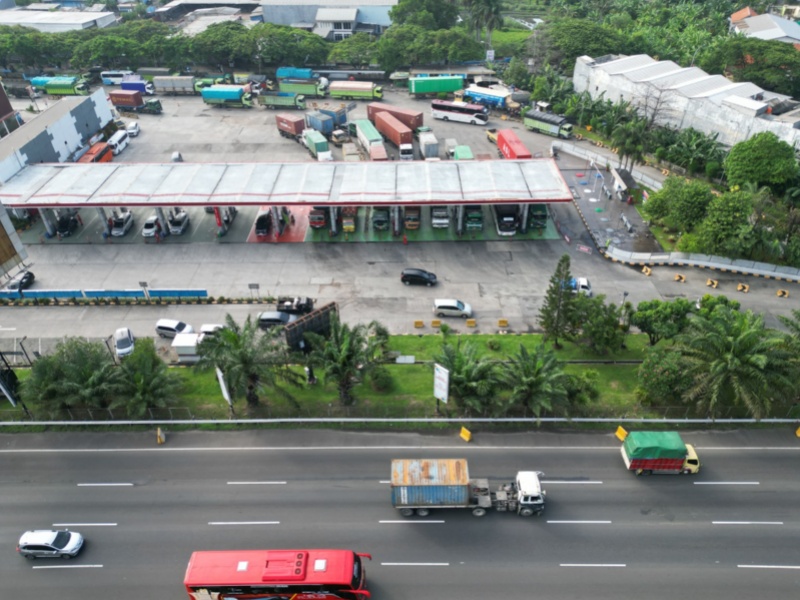 Angkutan barang di jalan raya