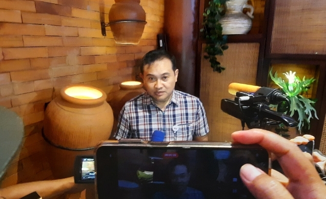 Manager Humas Daop 1 Jakarta Ixfan Hendriwintoko ditemui awak media di Jakarta, Jumat (13/12/2024).