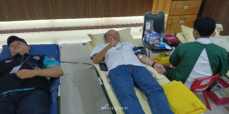 Pendonor dari karyawan KSO TPK Koja. (foto:dok/BeritaTrans.com/ahmad