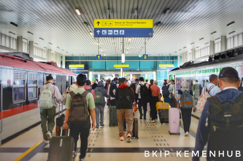 Pergerakan penumpang di Bandara