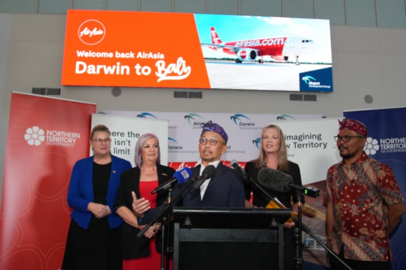 Pengumuman rencana penerbangan Di IAA rute Darwin-Denpasar PP