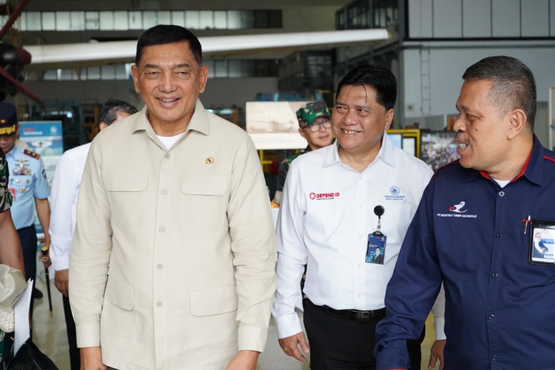 Menhan dan Dirut PTDI