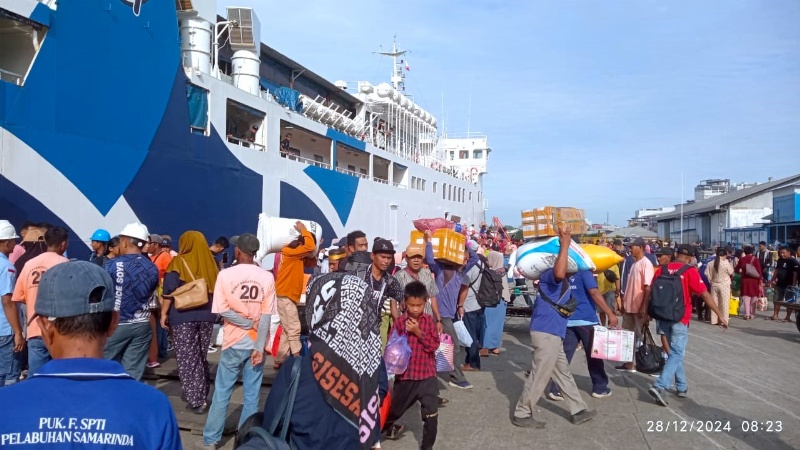 Suasana di Pelabuhan Pelindo