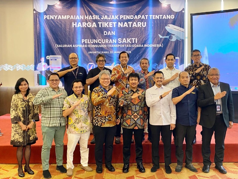 APJAPI, INACA, dan Plt Dirjen Perhubungan Udara Kemenhub pada penyampaian Hasil Jajak Pendapat Penurunan Harga Tiket Pesawat