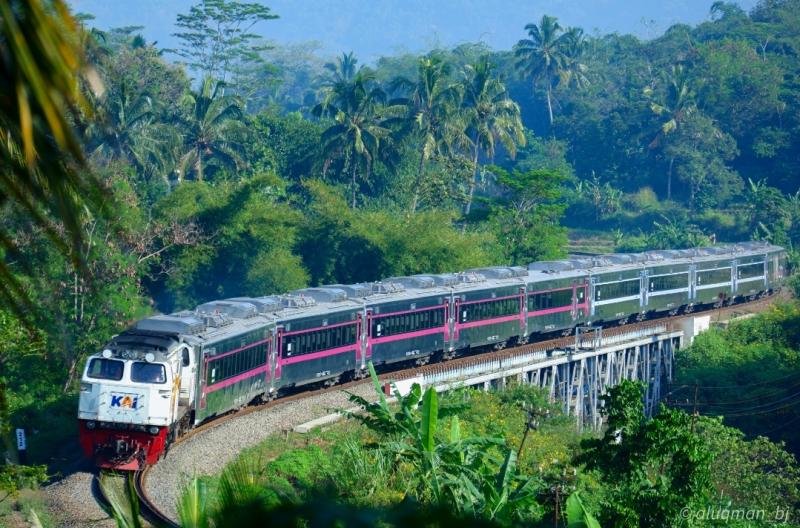 KAI hadirkan KA Batavia rute Stasiun Gambir-Solo Balapan dengan terjadwal mulai Kamis, 6 Februari 2025.