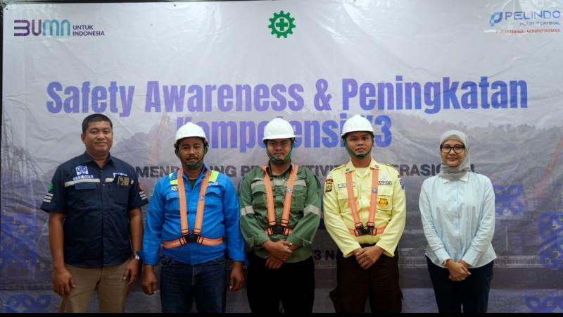 Kegiatan PTP Petikemas di Pelabuhan Tanjung Priok