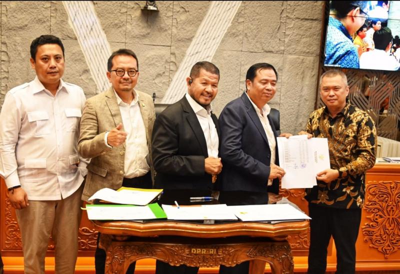 Menhub dan Komisi V DPR