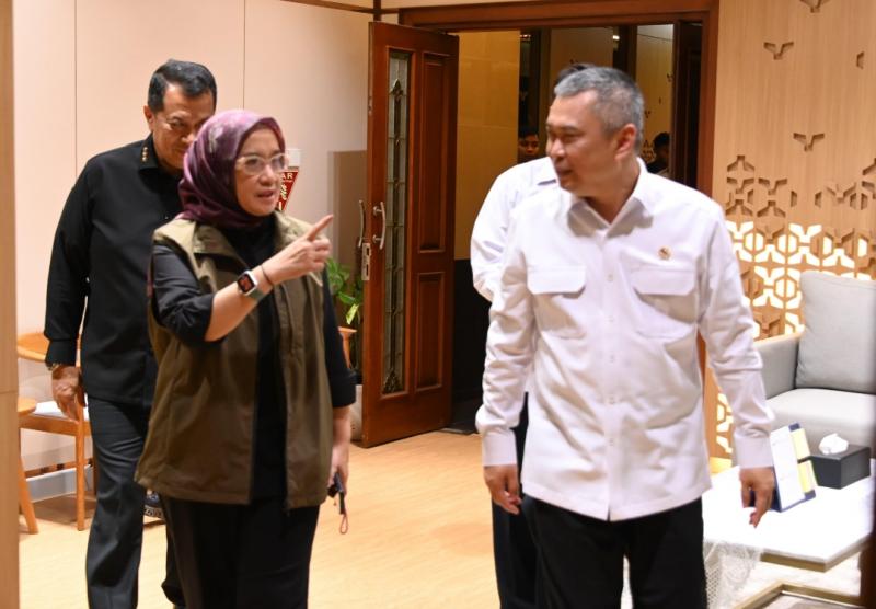 Menhub bersama MenPAN RB