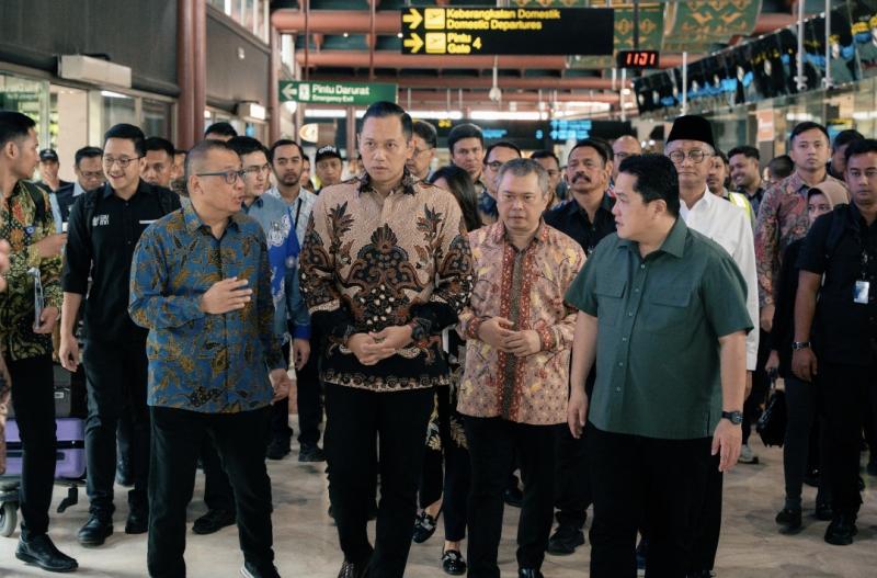 Para Menteri Kabinet Merah Putih saat meninjau Bandara Soetta