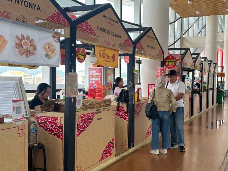 Tenen UMKM yang ada di Stasiun Whoosh menghadirkan promo menarik selama bulan Ramadan 2025. (Ist)