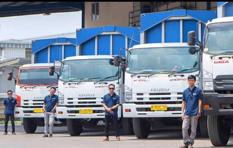Truk angkutan barang
