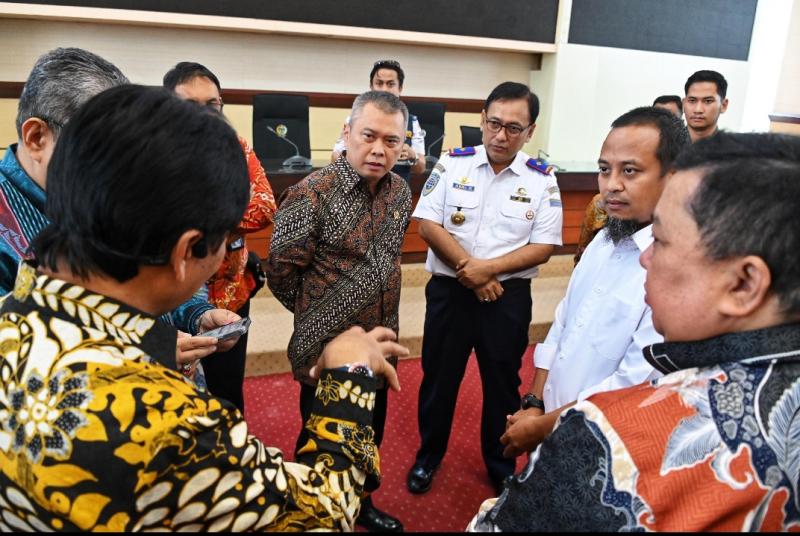 Menhub di salah satu simpul transortasi di Sulsel
