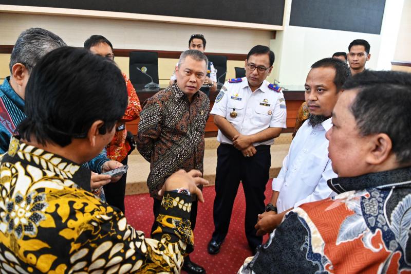Menhub dan Gubernur Sulsel bahas persiapan angleb